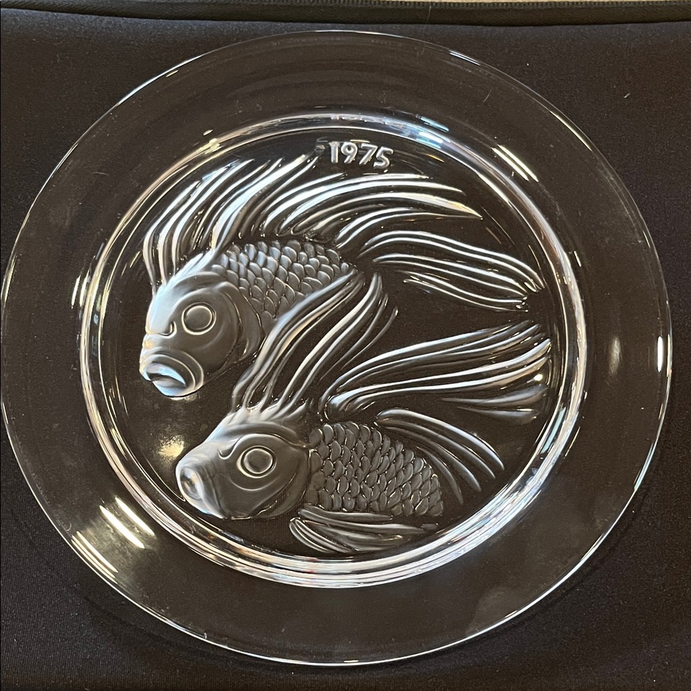 Lalique France - “Deux Possons” 1975